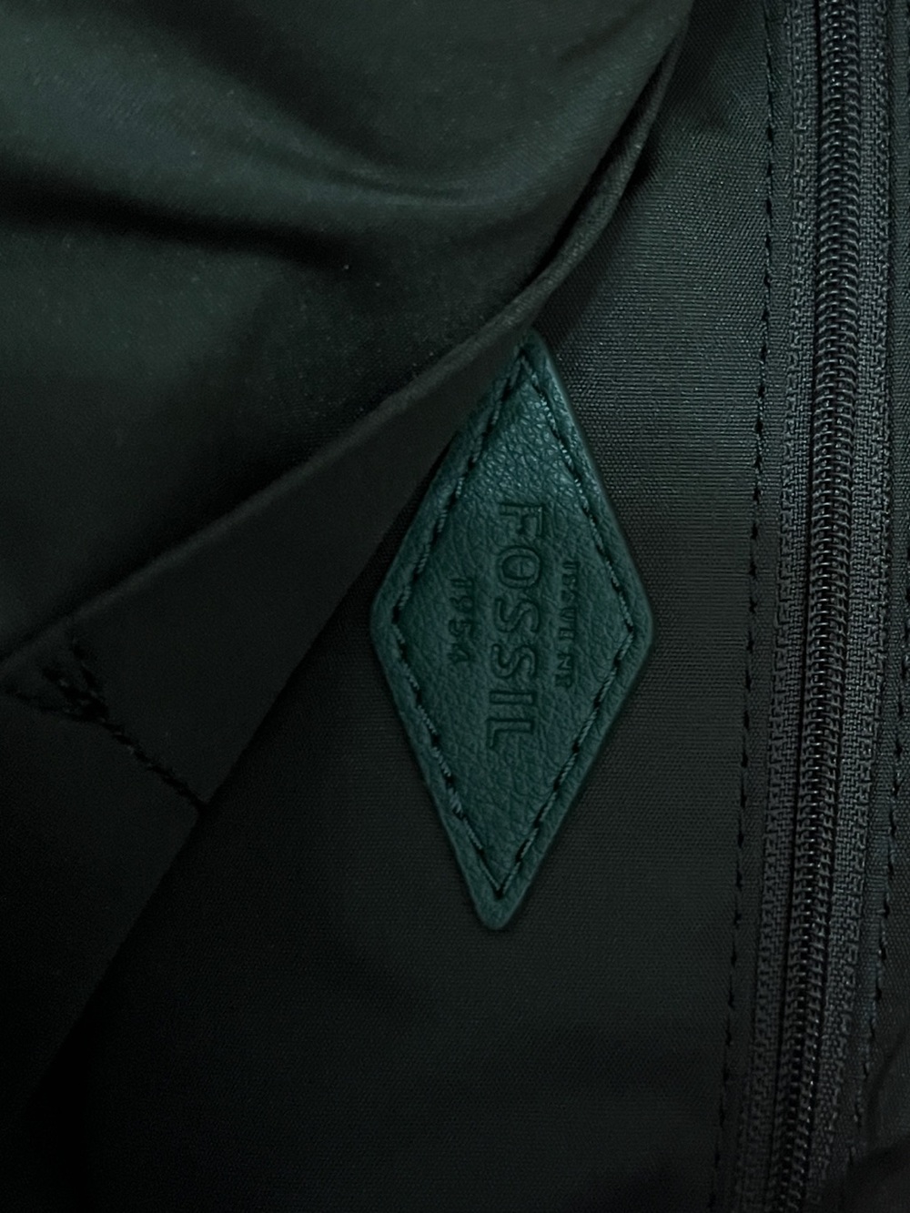 Fossil Dark Green Leather Shoulder Bag with Gold Hardware - Picture 2 of 2